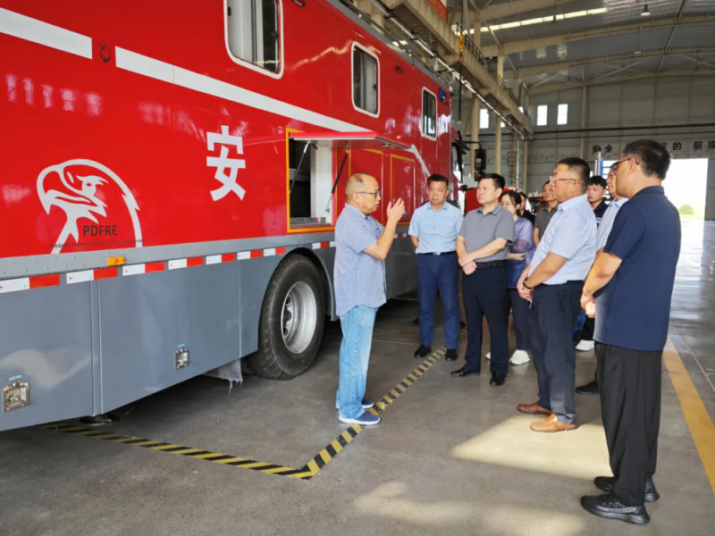 省工信廳二級巡視員白布剛一行到獵鷹調(diào)研