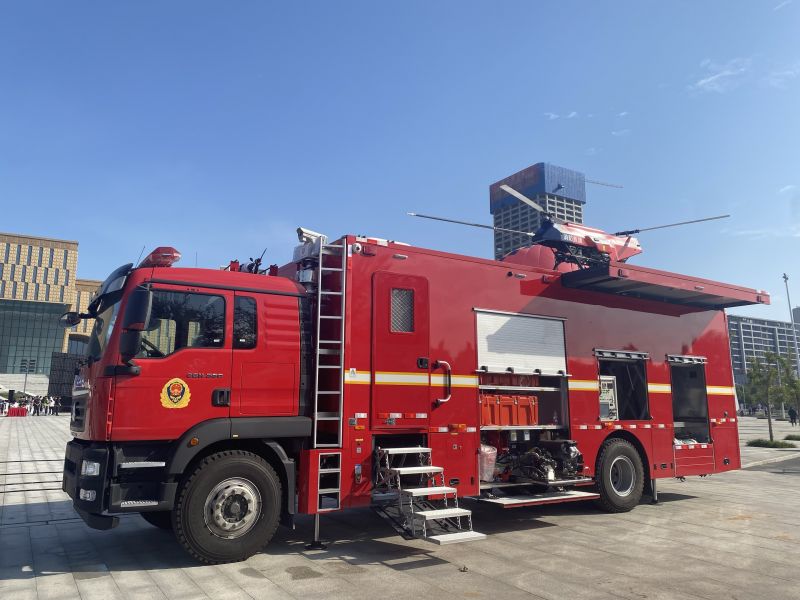 獵鷹消防亮相安陽航空運(yùn)動(dòng)節(jié) 雙會(huì)場(chǎng)聯(lián)動(dòng)展現(xiàn)無人機(jī)應(yīng)急救援硬實(shí)力